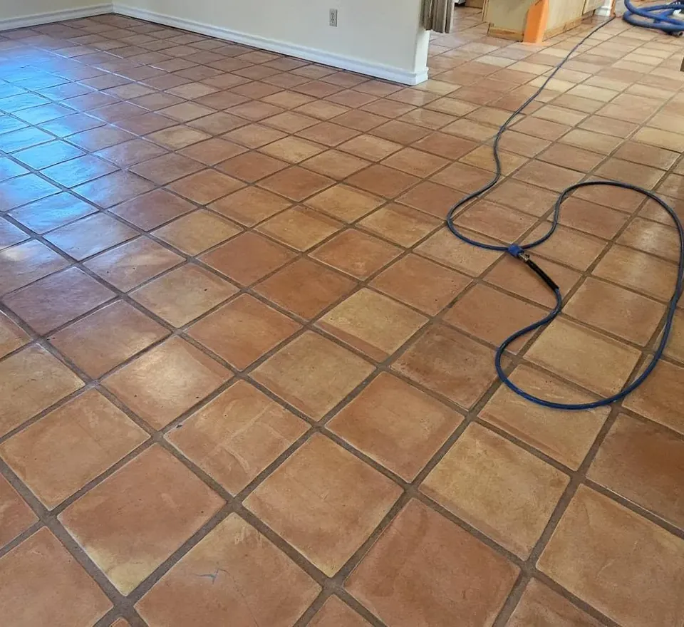 Tile and grout in a Phoenix home before cleaning